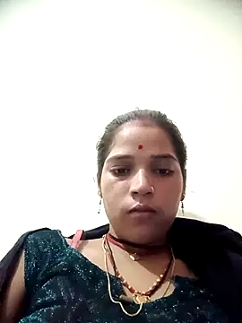 Snapshot of Mahek_love143 chatting on 05-27-26, 01:24 Mahek love143 online show from 05-27-26, 01:24