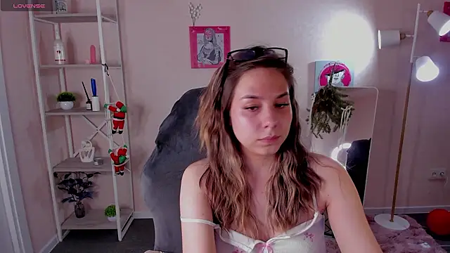 Al1ice Moures online show from 01-14-26, 04:23