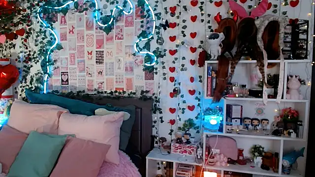 Ayla Hicks online show from 04-08-26, 05:07