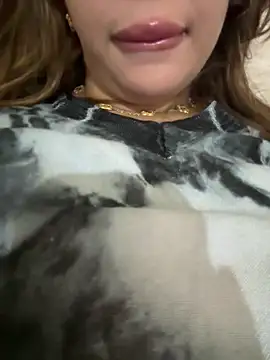 Snapshot of Laila-sexi chatting on 11-03-25, 01:01 Laila-sexi online show from 11-03-25, 01:01