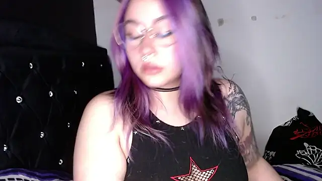 Iluromi online show from 11-17-25, 02:17