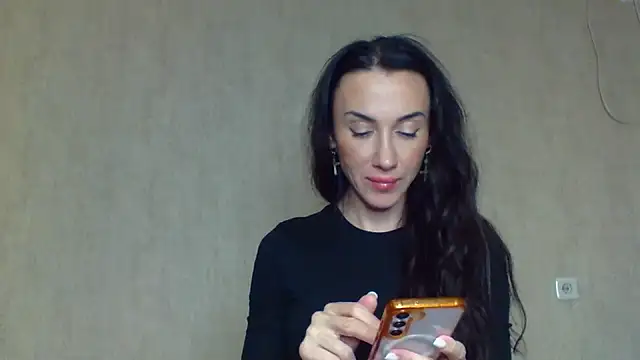 Snapshot of Zariveth chatting on 11-05-25, 03:34 Zariveth online show from 11-05-25, 03:34