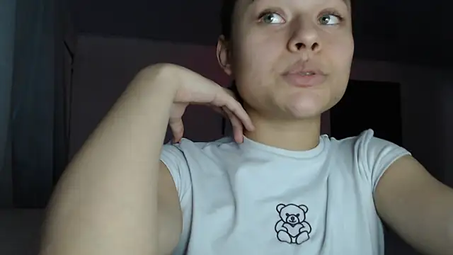 LittleCheerry69 online show from 11-12-25, 04:07