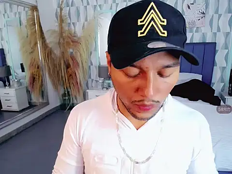 Max Rivers online show from 10-18-25, 07:14