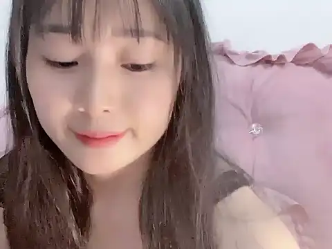 Snapshot of Lie_liee chatting on 04-25-26, 02:36 Lie liee online show from 04-25-26, 02:36