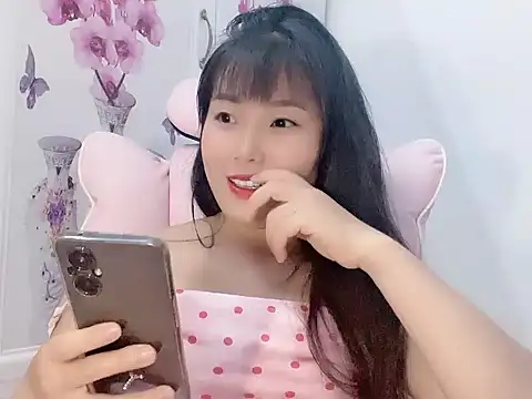 Snapshot of Lie_liee chatting on 07-08-26, 02:32 Lie liee online show from 07-08-26, 02:32