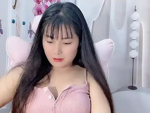 Snapshot of Lie_liee chatting on 07-13-26, 01:47 Lie liee online show from 07-13-26, 01:47