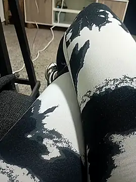 Valentino2325 online show from 10-19-25, 02:23