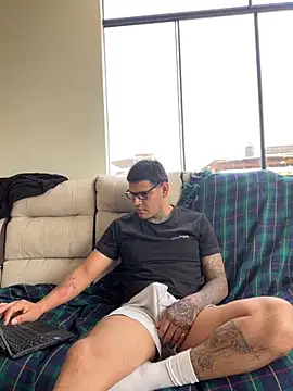 Snapshot of roa_alee chatting on 11-05-25, 07:14 roa alee online show from 11-05-25, 07:14