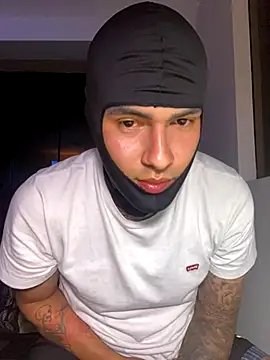 Snapshot of roa_alee chatting on 11-12-25, 03:07 roa alee online show from 11-12-25, 03:07