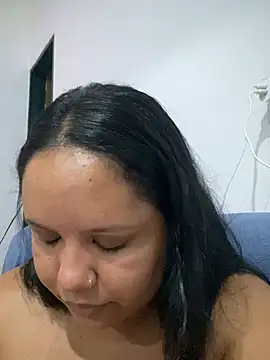 Snapshot of EggedGrowth chatting on 01-18-26, 01:42 EggedGrowth online show from 01-18-26, 01:42