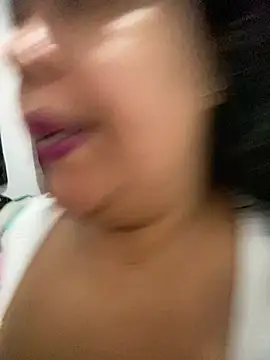 Snapshot of EggedGrowth chatting on 02-04-26, 12:38 EggedGrowth online show from 02-04-26, 12:38