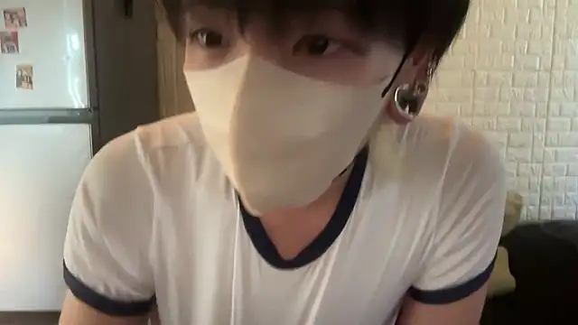 Snapshot of tora3220 chatting on 10-14-25, 05:19 tora3220 online show from 10-14-25, 05:19