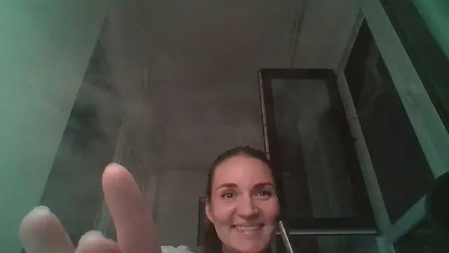 Tavrisse online show from 10-24-25, 03:52