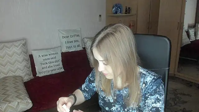 Tiffany Bates online show from 02-01-26, 03:38