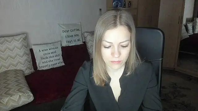 Tiffany Bates online show from 02-04-26, 03:23