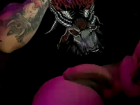 Snapshot of Sinner___ chatting on 10-28-25, 11:18 Sinner online show from 10-28-25, 11:18