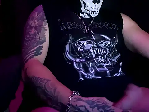 Snapshot of Sinner___ chatting on 11-04-25, 01:59 Sinner online show from 11-04-25, 01:59