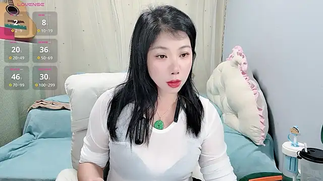 Huanhuan- online show from 10-04-25, 02:15