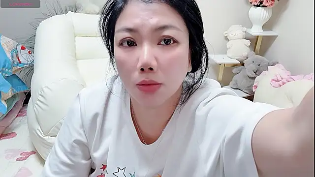 Snapshot of Huanhuan- chatting on 06-03-26, 04:34 Huanhuan- online show from 06-03-26, 04:34