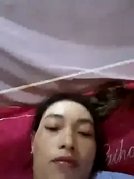 Snapshot of Phiny_xx chatting on 10-04-25, 06:11 Phiny xx online show from 10-04-25, 06:11