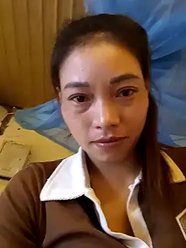 Snapshot of Phiny_xx chatting on 10-12-25, 10:03 Phiny xx online show from 10-12-25, 10:03