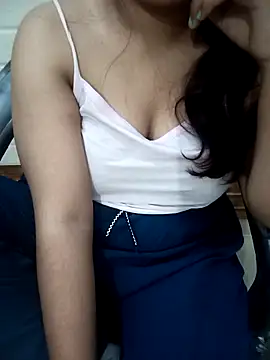 Minakshi 677 online show from 12-13-25, 07:53