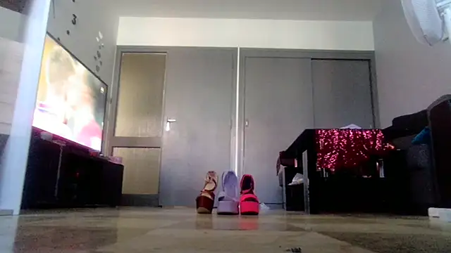 Snapshot of vanessadeesse chatting on 06-18-26, 05:06 vanessadeesse online show from 06-18-26, 05:06