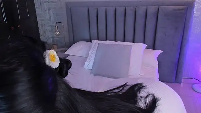 EmmaBlossom online show from 04-12-26, 12:43