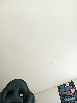 Pingasaboy20 online show from 11-18-25, 08:46