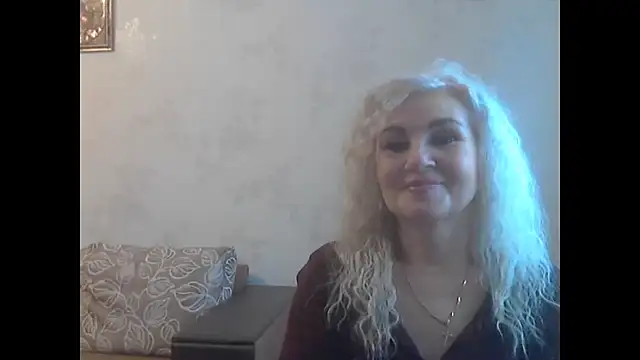 Snapshot of LadySexyBlond chatting on 05-04-26, 04:14 LadySexyBlond online show from 05-04-26, 04:14