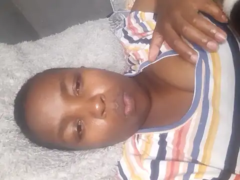 Snapshot of QueenLanaL chatting on 10-23-25, 09:24 QueenLanaL online show from 10-23-25, 09:24