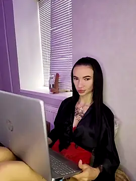 Snapshot of Julietta_001 chatting on 10-05-25, 10:35 Julietta 001 online show from 10-05-25, 10:35