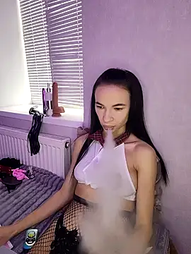 Snapshot of Julietta_001 chatting on 10-21-25, 10:38 Julietta 001 online show from 10-21-25, 10:38