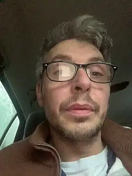 Snapshot of CerveniXXL chatting on 11-16-25, 07:36 CerveniXXL online show from 11-16-25, 07:36