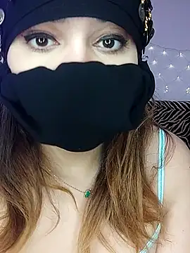 Snapshot of Gigi_mango chatting on 10-03-25, 08:44 Gigi mango online show from 10-03-25, 08:44