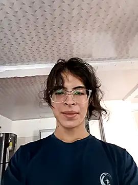 Snapshot of SoftieUwU chatting on 09-26-25, 05:28 SoftieUwU online show from 09-26-25, 05:28