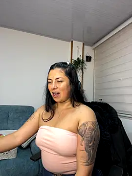 Snapshot of bianca_jhonsson chatting on 10-30-25, 02:46 bianca jhonsson online show from 10-30-25, 02:46