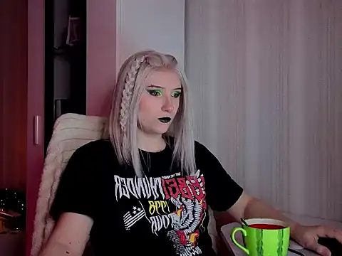 Snapshot of violet-siren-x chatting on 03-03-26, 09:04 violet-siren-x online show from 03-03-26, 09:04