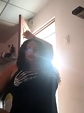 MEYBELLATINA online show from 04-04-26, 09:45