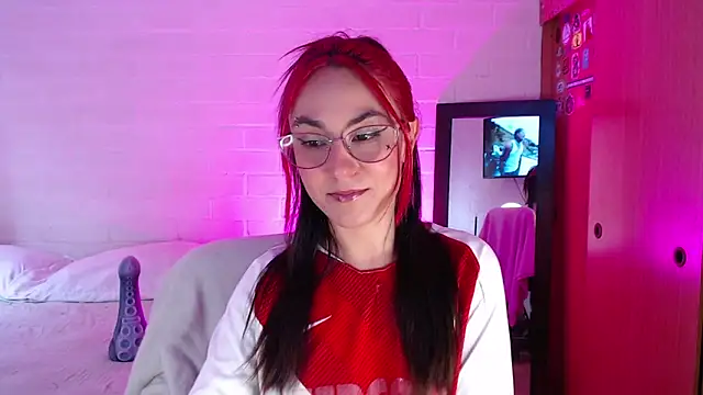 Amy66 online show from 12-16-25, 05:18