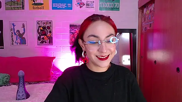 Snapshot of Amy66 chatting on 07-02-26, 10:43 Amy66 online show from 07-02-26, 10:43