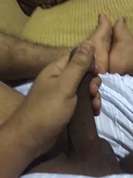 Snapshot of Yassesexy chatting on 10-05-25, 09:45 Yassesexy online show from 10-05-25, 09:45