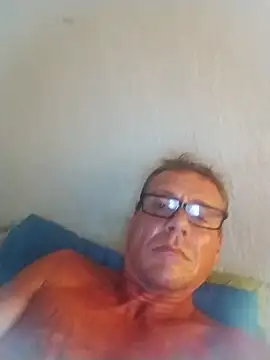 Snapshot of baldblondeshaven chatting on 10-17-25, 05:21 baldblondeshaven online show from 10-17-25, 05:21