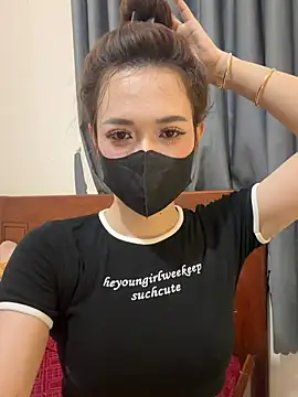 Snapshot of Quynhbabysexy chatting on 06-23-26, 02:37 Quynhbabysexy online show from 06-23-26, 02:37