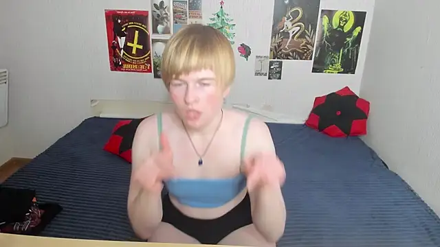 Cattie w  online show from 04-18-26, 01:20