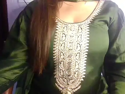 Snapshot of LOVELY_SUKOON chatting on 10-21-25, 10:05 LOVELY SUKOON online show from 10-21-25, 10:05