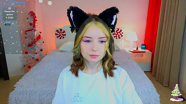  Amelia Shine  online show from 12-18-25, 02:28