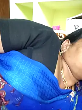 navyasree143 online show from 02-12-26, 04:57