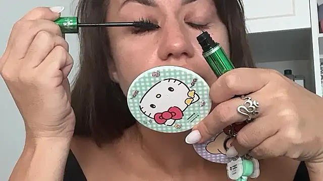 Snapshot of Roriann chatting on 02-03-26, 06:40 Roriann online show from 02-03-26, 06:40